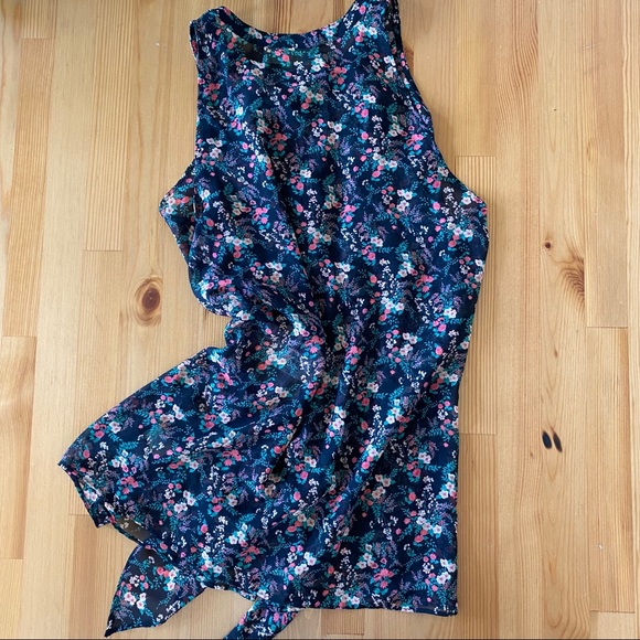 NWT Vera Wang Button-Up Sheer Blouse - Picture 2 of 14